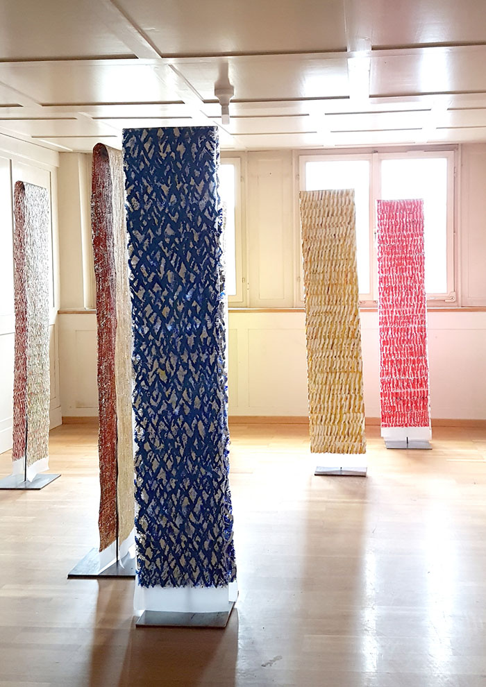 Intimité collective, Susanne Lyner mit -meine stammbäume et mes couleurs de la joie- in einer Gruppenausstellung kuratiert von en route / Susanna Rueegg